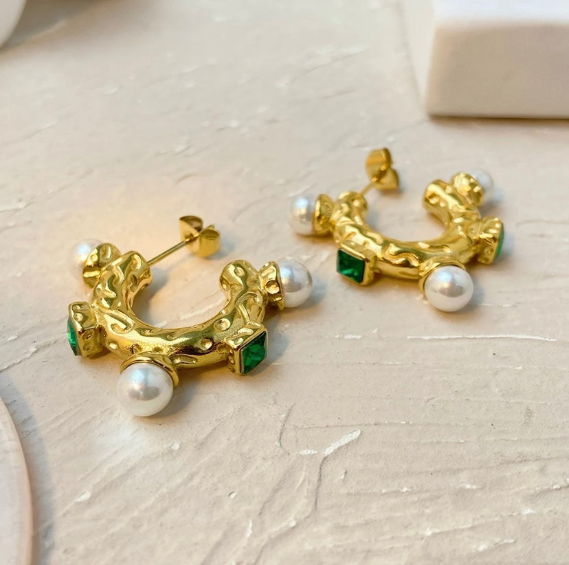 18K-GOLD PLATED PEARL HOOPS