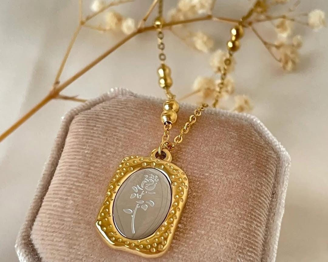 18K GOLD PLATED FLOWRA PENDENT