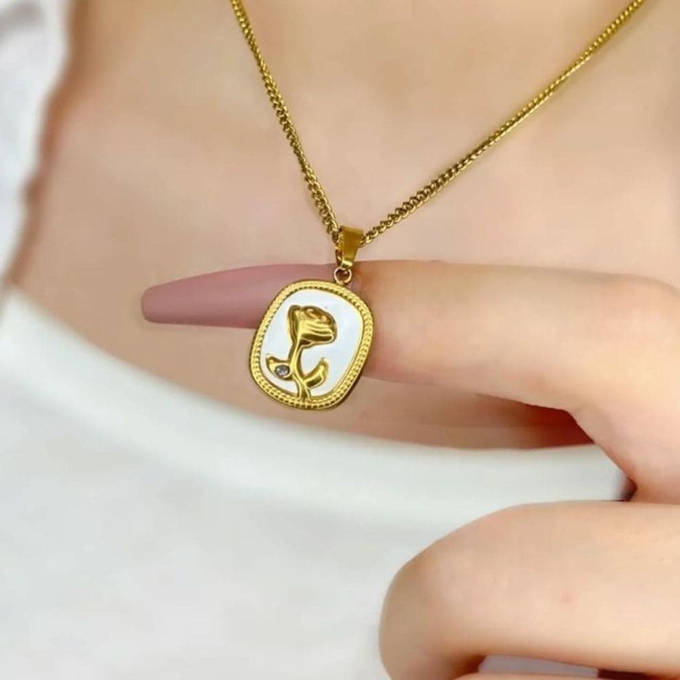 18K-GOLD PLATED FLOWRA PENDENT